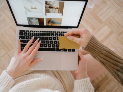 新加坡银行定存利率对比：最高1.65%与4.2%美元定存