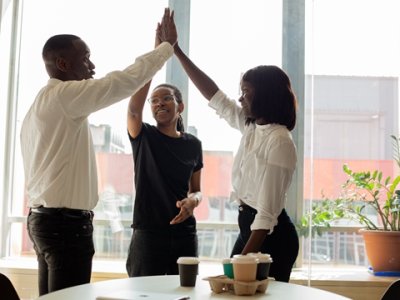 美国EB1A移民申请攻略：解决七大关键问题保获批