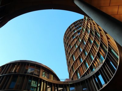 希腊购房移民：轻松获欧洲身份，真实案例解析优势