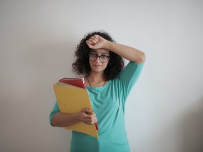 2025年美国LLC注册费用对比：低成本州推荐与隐藏成本分析