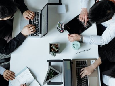 2025香港汇丰账户激活方法：APP、电话、ATM全解析