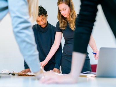 2025年香港渣打银行开户指南：条件、流程与跨境理财优势