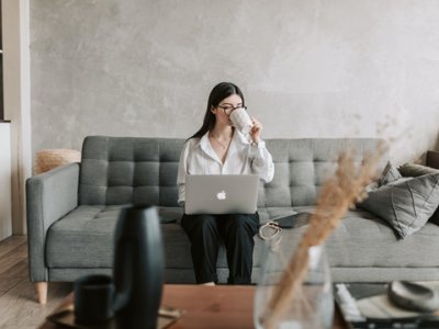 2025年香港银行卡新规：跨境理财通2.0升级与开户避坑指南