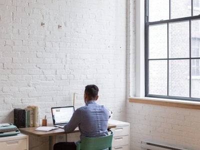 美国八大主流银行全解析：资产、业务与开户指南