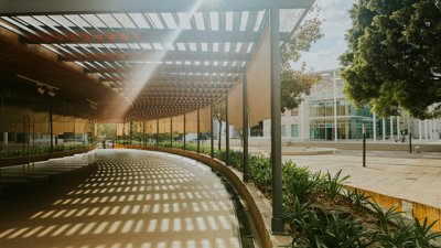 iQOO 15 Ultra 支持一键投屏,游戏直播零门槛 iQOO 15 Ultra 支持一键投屏,游戏直播零门槛