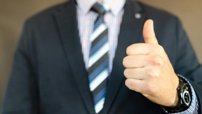 美国独立站电商实战指南:从零搭建、主流平台案例与海外精准推广路径 美国独立站电商实战指南:从零搭建、主流平台案例与海外精准推广路径