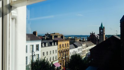 “爱你老己”为何成年轻人年终热词? “爱你老己”为何成年轻人年终热词?